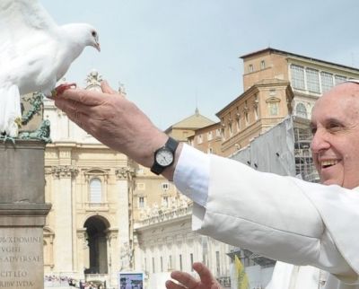 popefranciswithdove